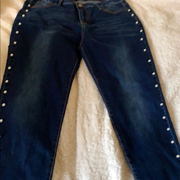 SHEIN jeans with faux pearls - Picture 2 of 2